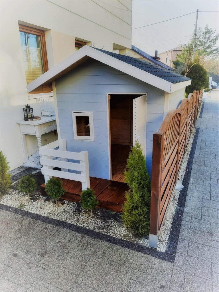 Domek ogrodowy dla dzieci z tarasikiem 3