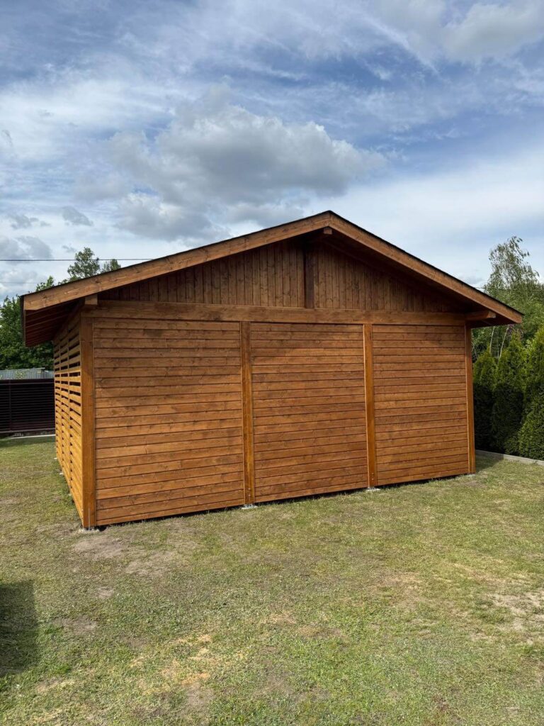 Zabudowana wiata samochodowa